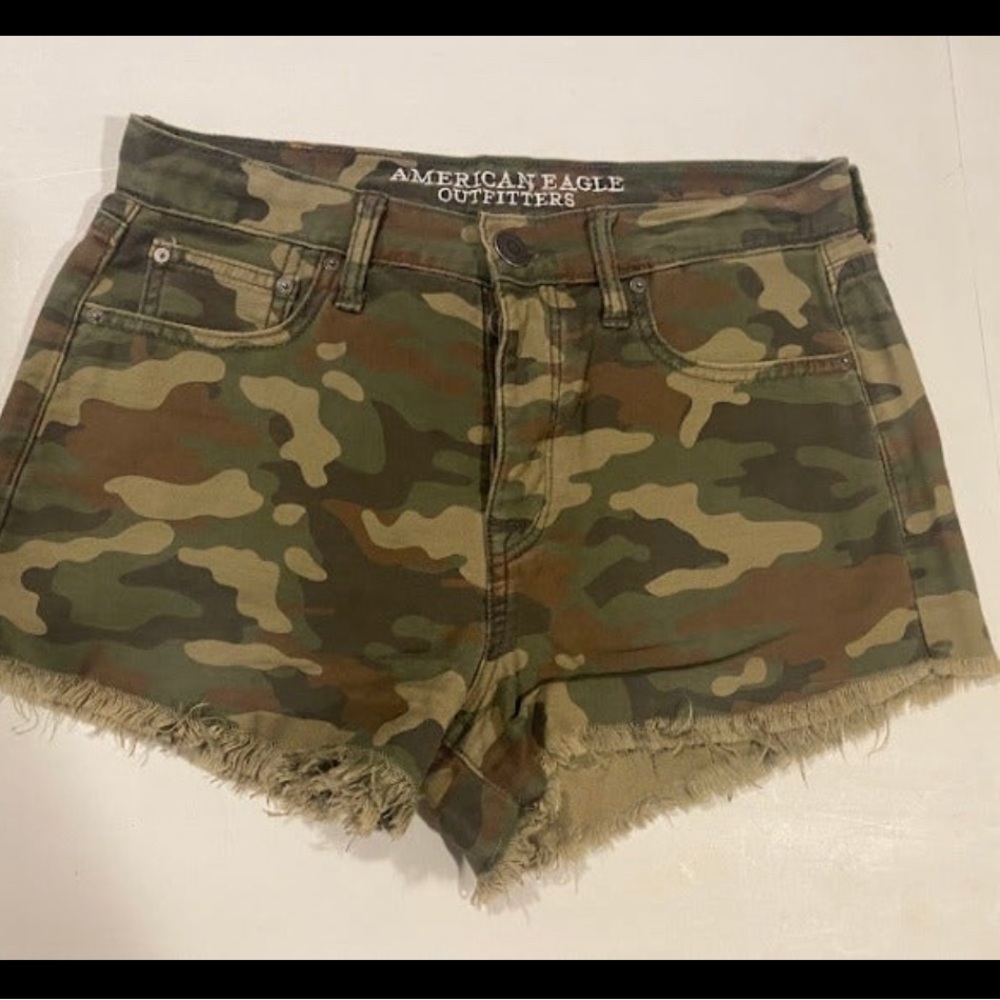 American Eagle Camo Hi-Rise Vintage Shorts (4)